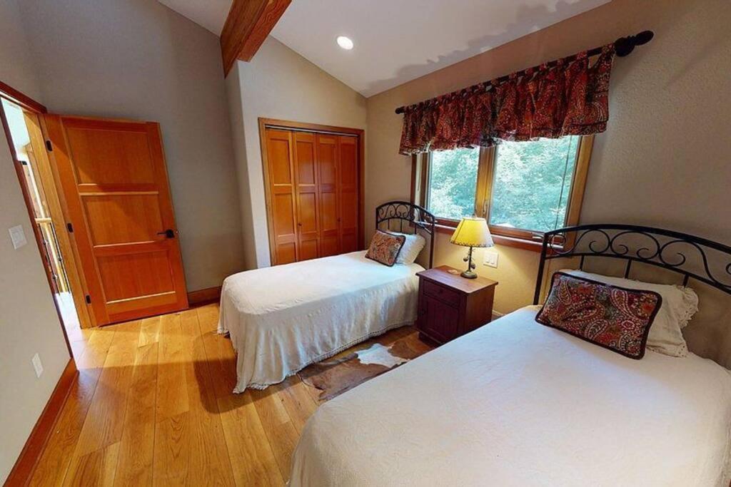 --Mountain Chalet Getaway With Breathtaking View Next To Tail Of Dragon-- Robbinsville Eksteriør bilde