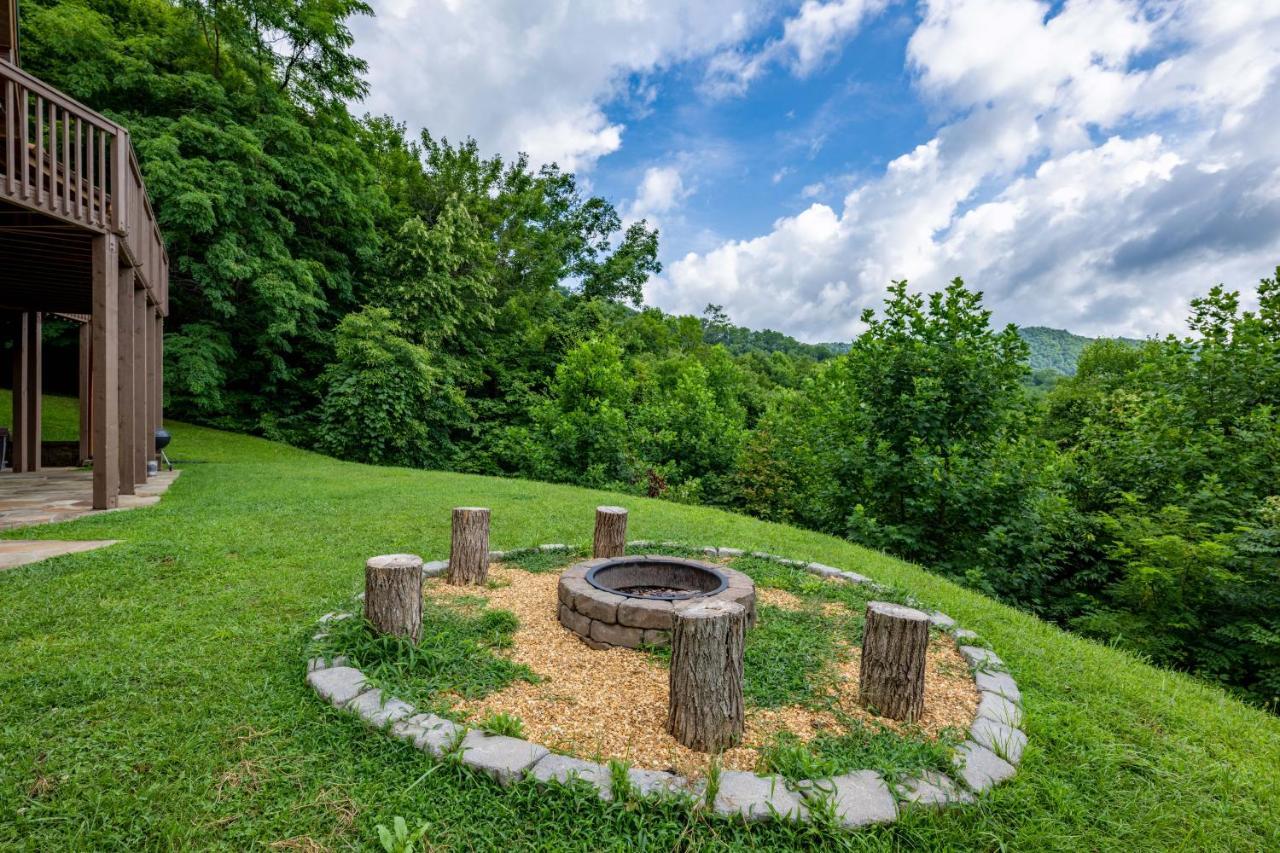 --Mountain Chalet Getaway With Breathtaking View Next To Tail Of Dragon-- Robbinsville Eksteriør bilde