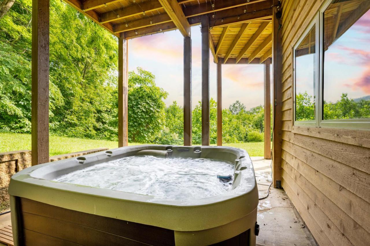 --Mountain Chalet Getaway With Breathtaking View Next To Tail Of Dragon-- Robbinsville Eksteriør bilde